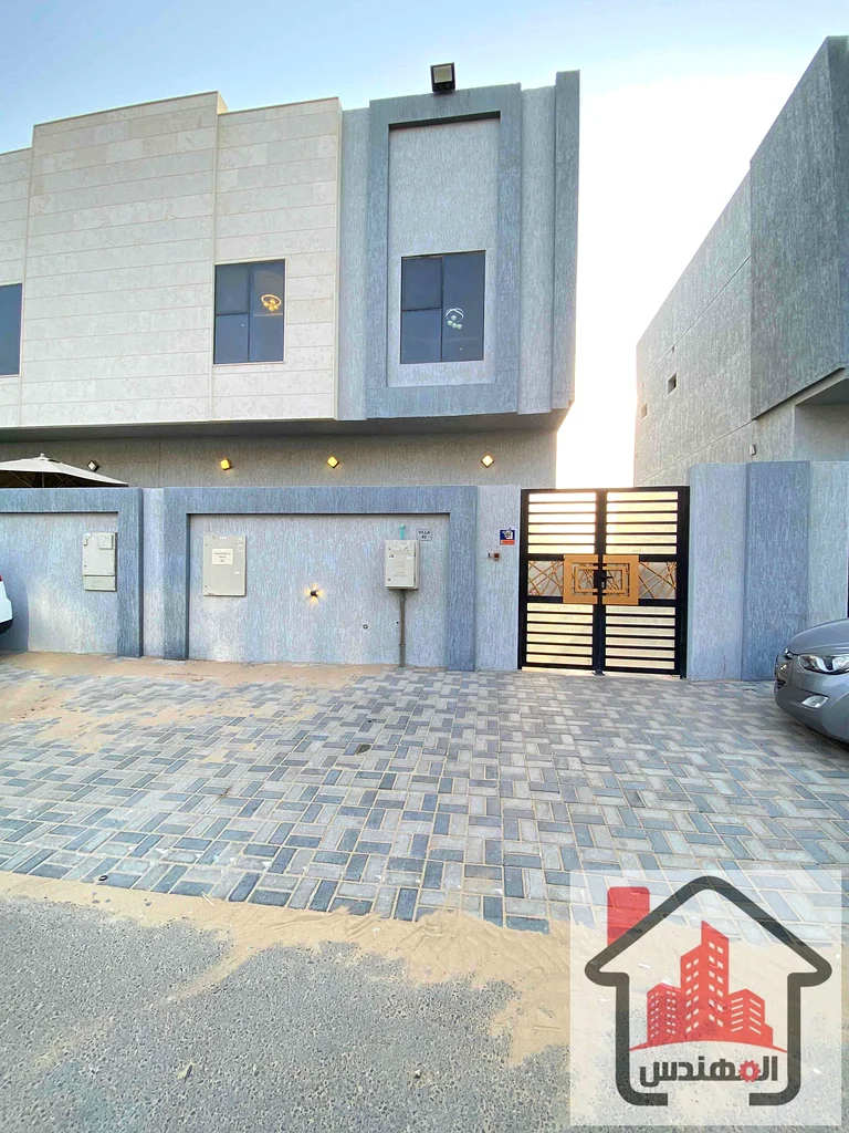 فيلا للإيجار في عجمان، منطقة الياسمين، بيت متصل من طابقين، 3 غرف نوم رئيسية مع خزائن مدمجة، مجلس، صالة، ومخزن، السعر المطلوب 80,000 درهم63718382183554110