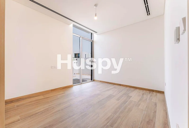 Park Backing | Single Row | Unfurnished63762313367939114