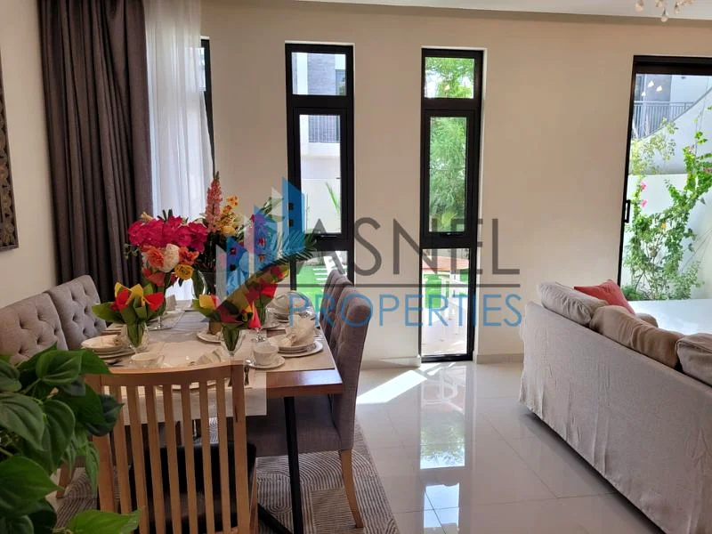 فيلا فسيحة من 3 غرف نوم + غرفة خادمة | مفروشة بالكامل | شاغرة63654981757185111
