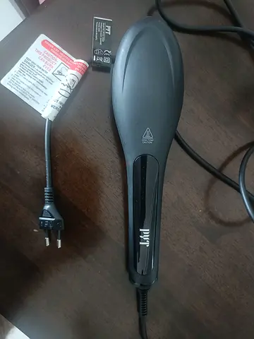 Powerful Handheld Hair Brush Ironing for Quick Touch-Ups