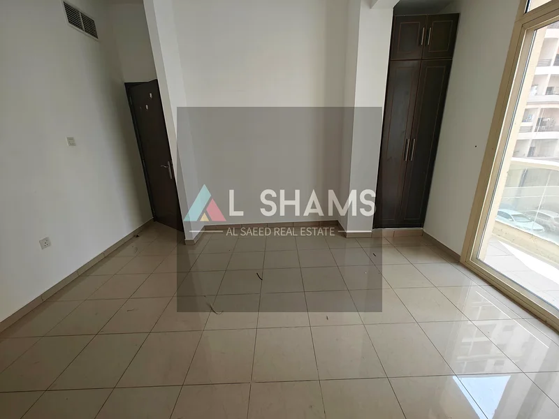 شقة واسعة مكونة من غرفة نوم واحدة للإيجار في النهدة 2 بالقرب من محطة الحافلات63757382276481112