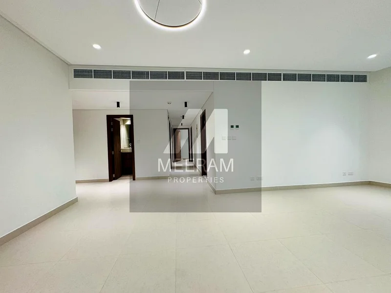 Sleek Interior | Well Maintained | Ideal Location63745470894979110