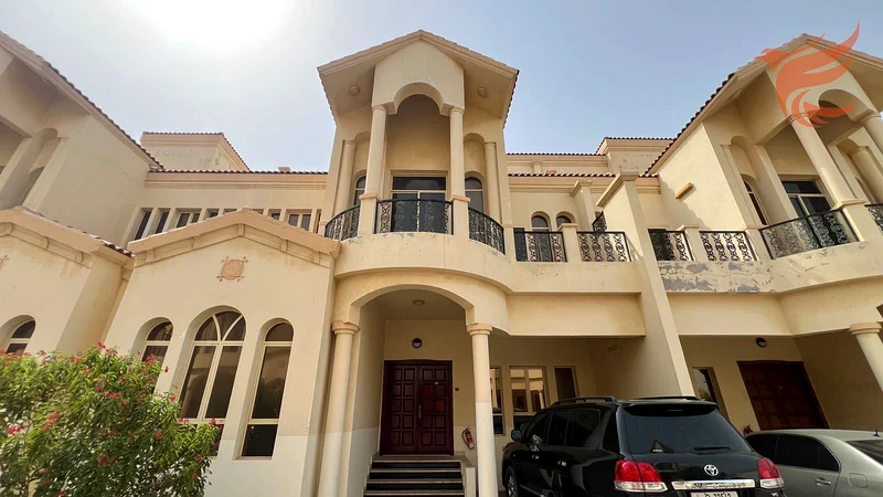 فيلا من 5 غرف نوم | غرفة خادمة | إطلالة على البحر | للإيجار 70 ألف بـ 6 دفعات |63813536997633110