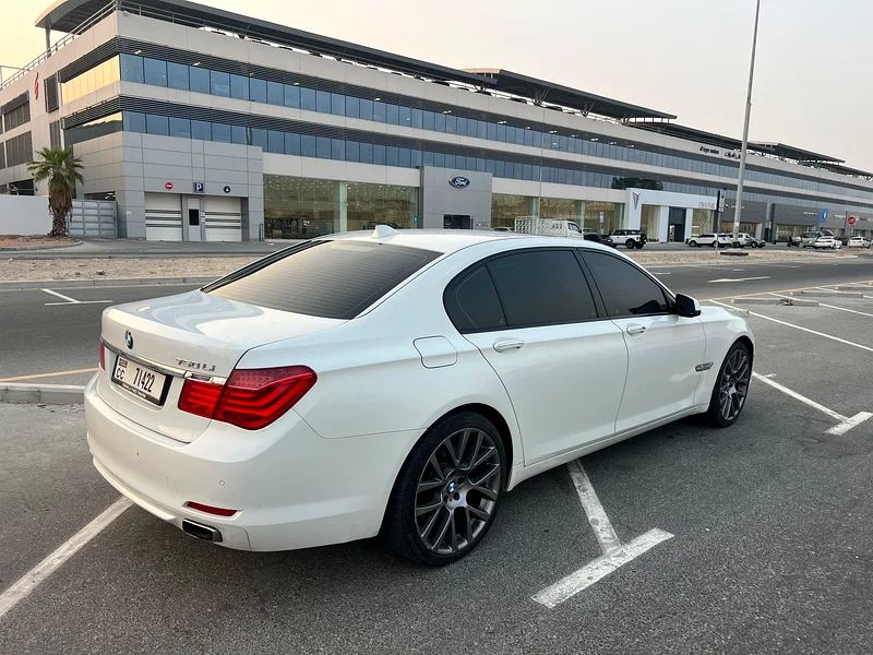 Stunning BMW 750 Li GCC 2012 well maintained and clean car63612445417731114