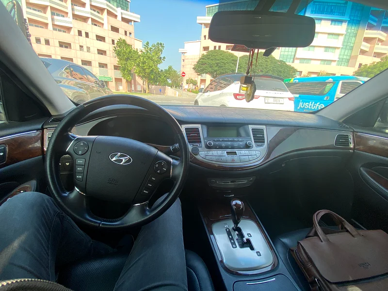 Accident free clean Hyundai Genesis GCC spec63612085169794111