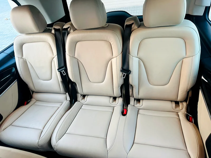 MERCEDES BENZ V250 MODEL 2018 GCC CAR PERFECT CONDITION INSIDE AND OUTSIDE63612088135169114