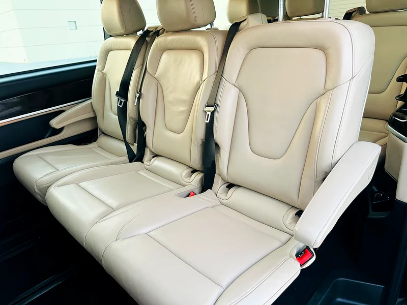 MERCEDES BENZ V250 MODEL 2018 GCC CAR PERFECT CONDITION INSIDE AND OUTSIDE63612088135169112