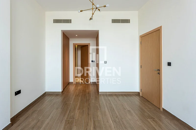 Vasty Apt with Study Room | Close to Key Amenities63789168419075113