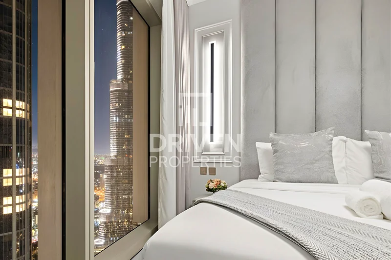 Opulent and Upgraded Unit with Captivating Views63772853258499114