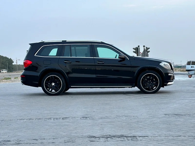 MERCEDES BENZ GL500 MODEL 2015 GCC CAR PERFECT CONDITION FULL OPTION PANORAMIC ROOF63613737469186113