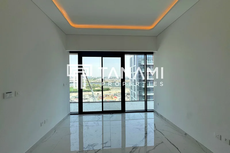 شرفة كبيرة | شاغرة | تشطيب عالي الجودة63802547113217112