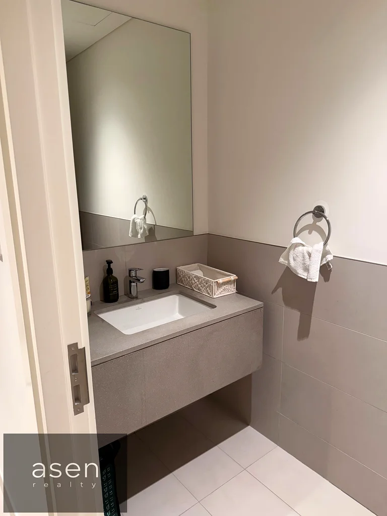 Vacant| BRIGHT AND SPACIOUS  | LARGE LAYOUT I Direct Buyers Only64024620654721114