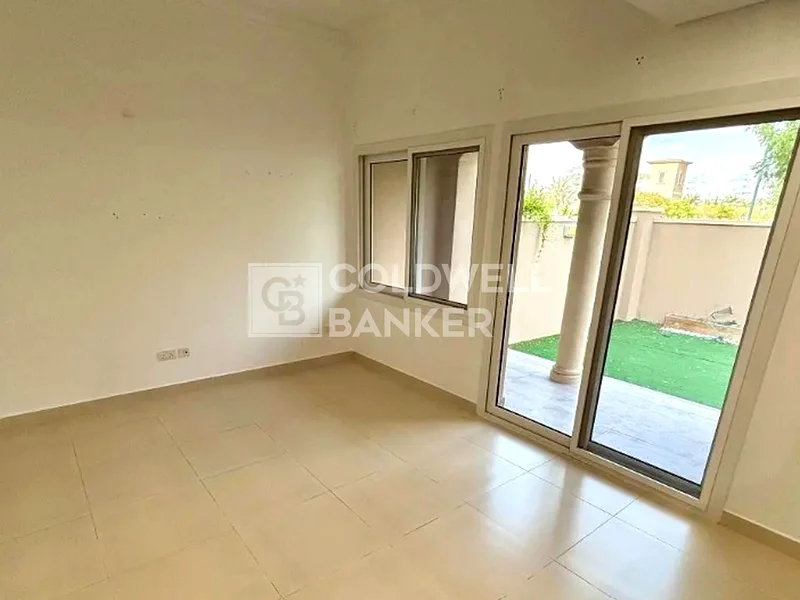 تاون هاوس أنيق | مجتمع هادئ | جاهز63725373193601113