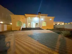 Villa for rent in Ajman, Al Raqayeb area 3 bedrooms, a sitting room and a hall And a maid's room