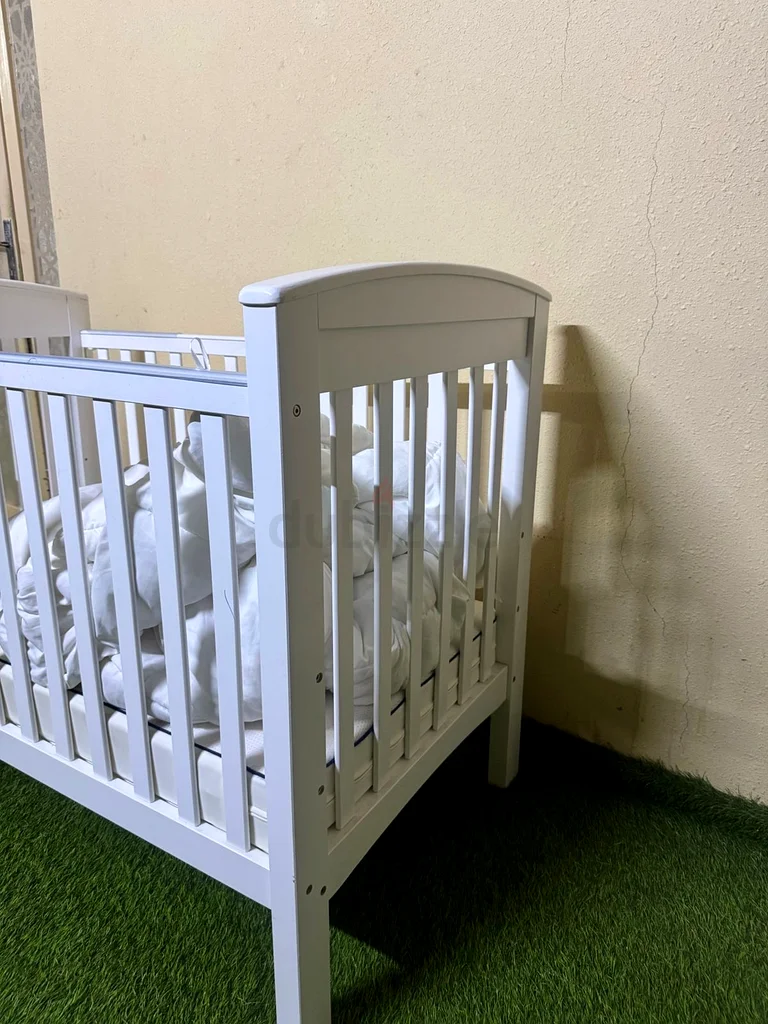 Comfortable and Stylish Baby Crib for Sale dubizzle