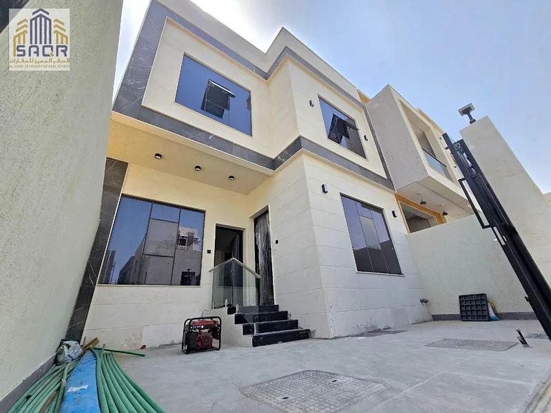 Behind the Chinese market / next to the forest garden / 4-room villa for sale / freehold63884771586433110
