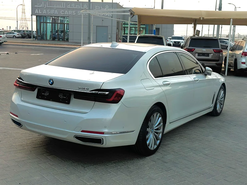 BMW 740 i 202263612445439746113