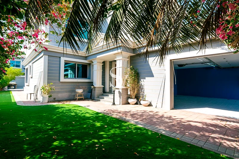 FULLY UPGRADED 4BD | CORNER END UNIT | VACANT63920141321730110