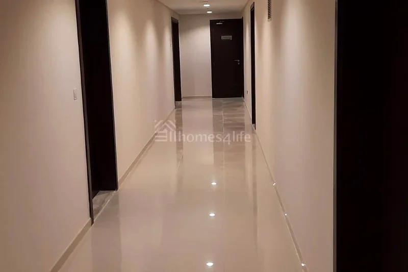 شقة بمسكن مأجور وإطلالة على ملعب جولف وطابق عالٍ63972218116099111