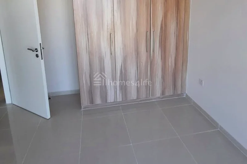 شقة بمسكن مأجور وإطلالة على ملعب جولف وطابق عالٍ63972218116099114