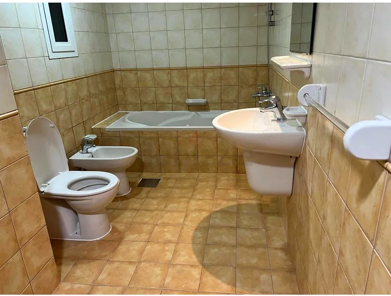 FULLY FURNISHED ROOM AVAILABLE AT MADENA ZAYED ABUDHABI63624810345219111