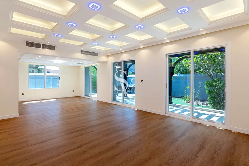 4BD مُحدَّثة فريدة | وحدة زاوية في النهاية مع تصميمات مناظر طبيعية63724503699458111