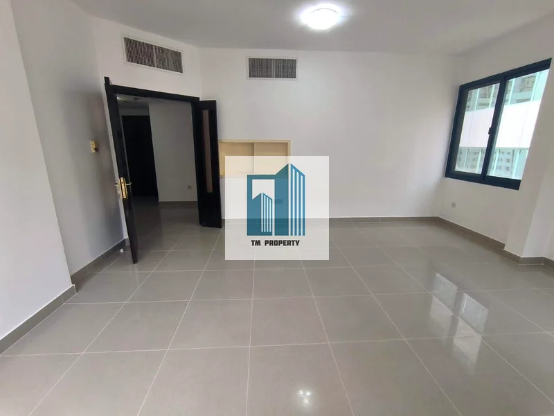 شقة كبيرة متوفرة بسعر منخفض بغرفتي نوم مع شرفة63625224328833111