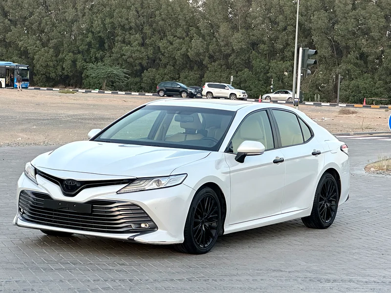 CAMRY MODEL 2019 GCC CAR PERFECT CONDITION INSIDE AND OUTSIDE FULL OPTION ONE OWNER63612450171138112