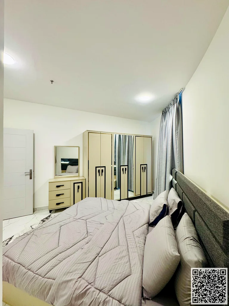 For monthly rent in Ajman - a one-bedroom apartment with a balcony and an open view. The apartment is fully furnished with new, very elegant furniture63853016378371111