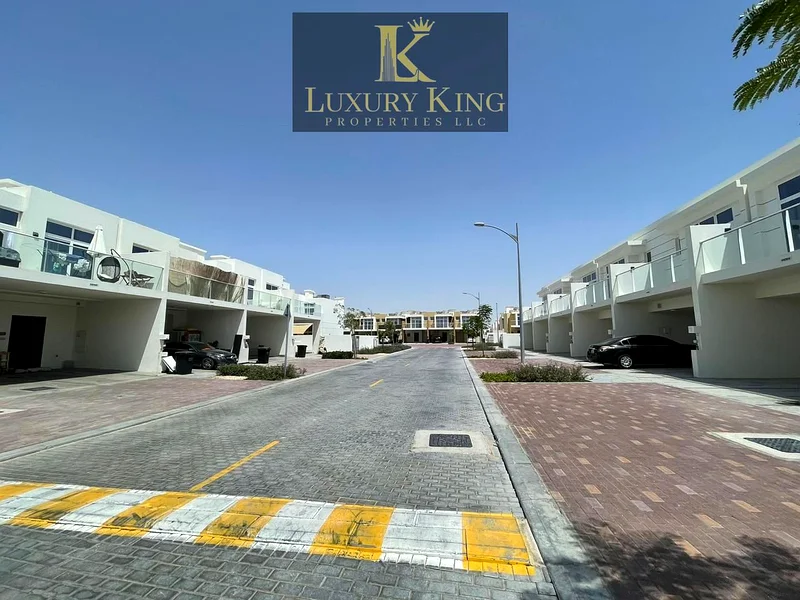Amazing Community | Vacant | Spacious Layout64003948436227112
