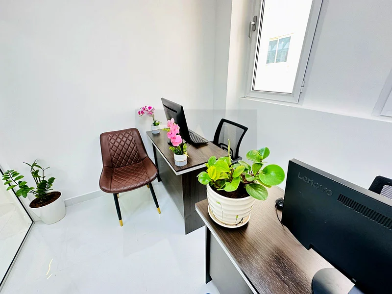 Stylish Office | Free Utilities | Direct from Owner63619849080322111