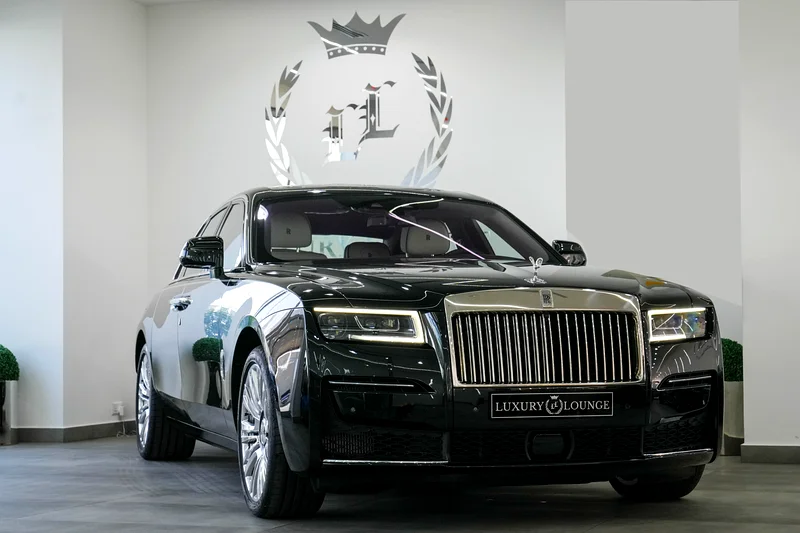 ROLLS ROYCE GHOST 2024 BRAND NEW. WITH REAR ENTERTAINMENT AND STARLIGHTS636120655911701110