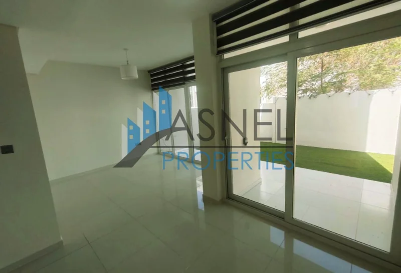Vacant Corner Unit | Single Row | Ready for Move-In63747902146306111