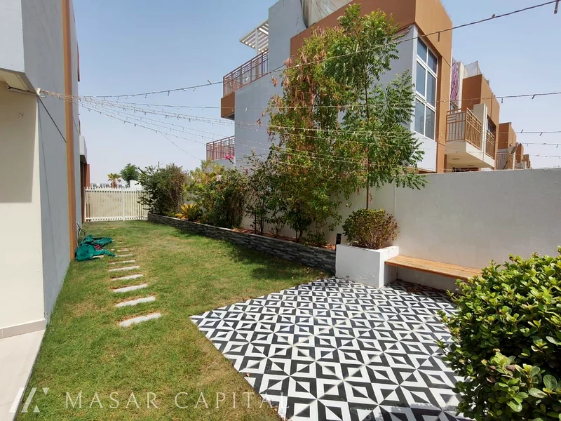 Vacant 3BR | Bright & Spacious | Back-to-Back63741340784641110