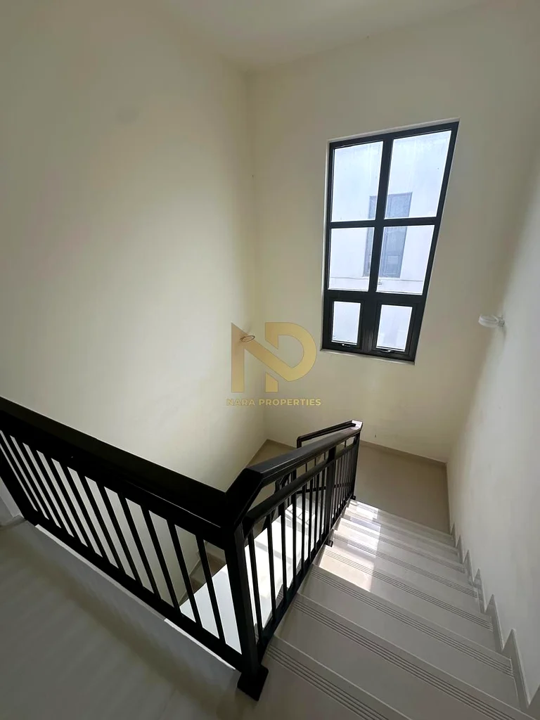 3Beds + Maids | Corner Unit | Newly handed over villa never been occupied | Motivated Seller | Call now!!!!!64003482003969112