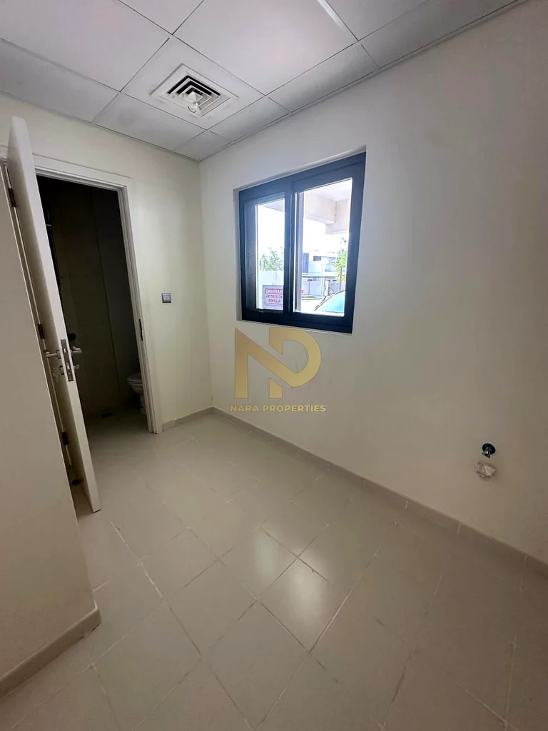 3Beds + Maids | Corner Unit | Newly handed over villa never been occupied | Motivated Seller | Call now!!!!!64003482003969113