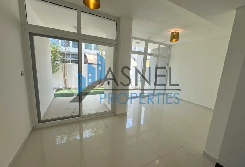 Spacious Corner Unit | Ready for Immediate Move-In63741058131843110
