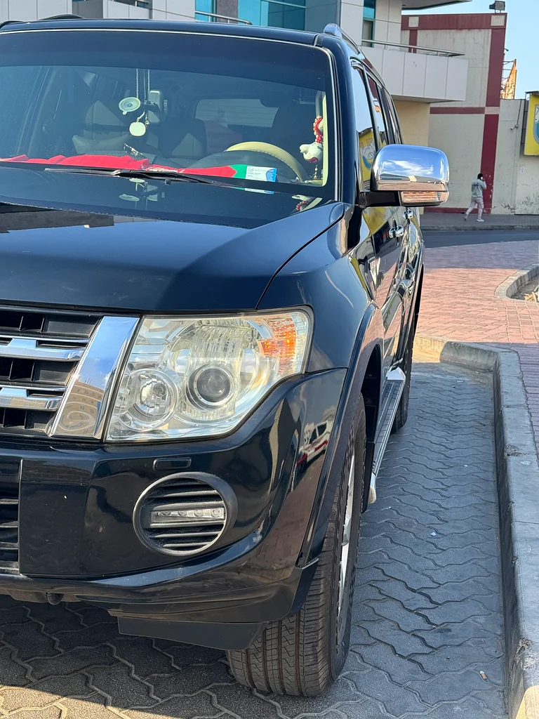 ميتسوبيشي باجيرو بحالة ممتازة للبيع العاجل63612068910337112