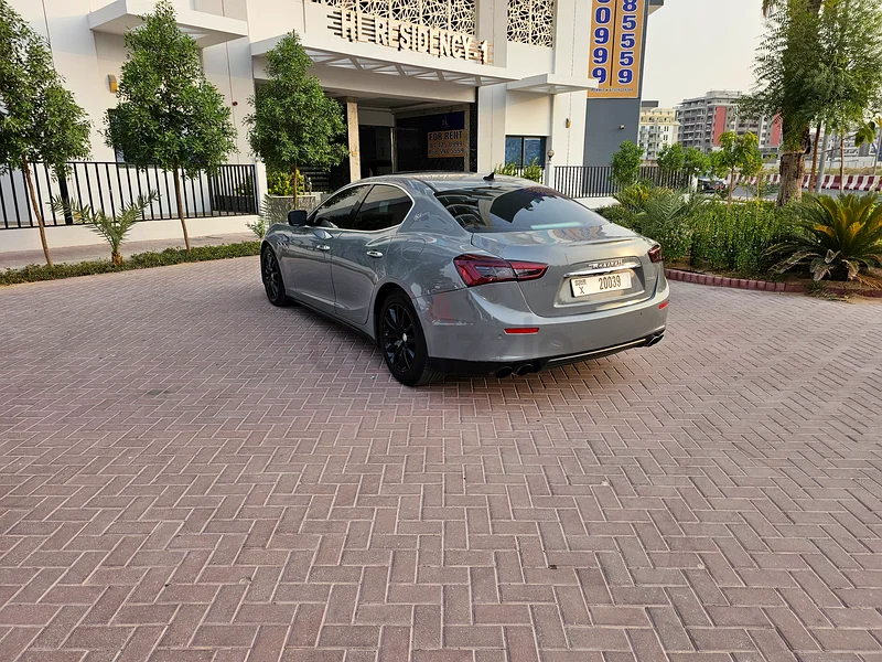 جميل اللون بحالة جيدة63613734233219113