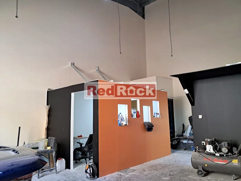 مستودع مجهز بالكامل ويقدم عائد استثماري مرتفع63819129596289111