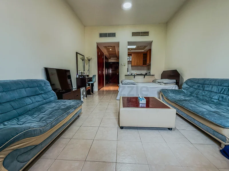 Sharing Studio apartment with a single roommate for rent (Male only | All bills inclusive)63797699652995110