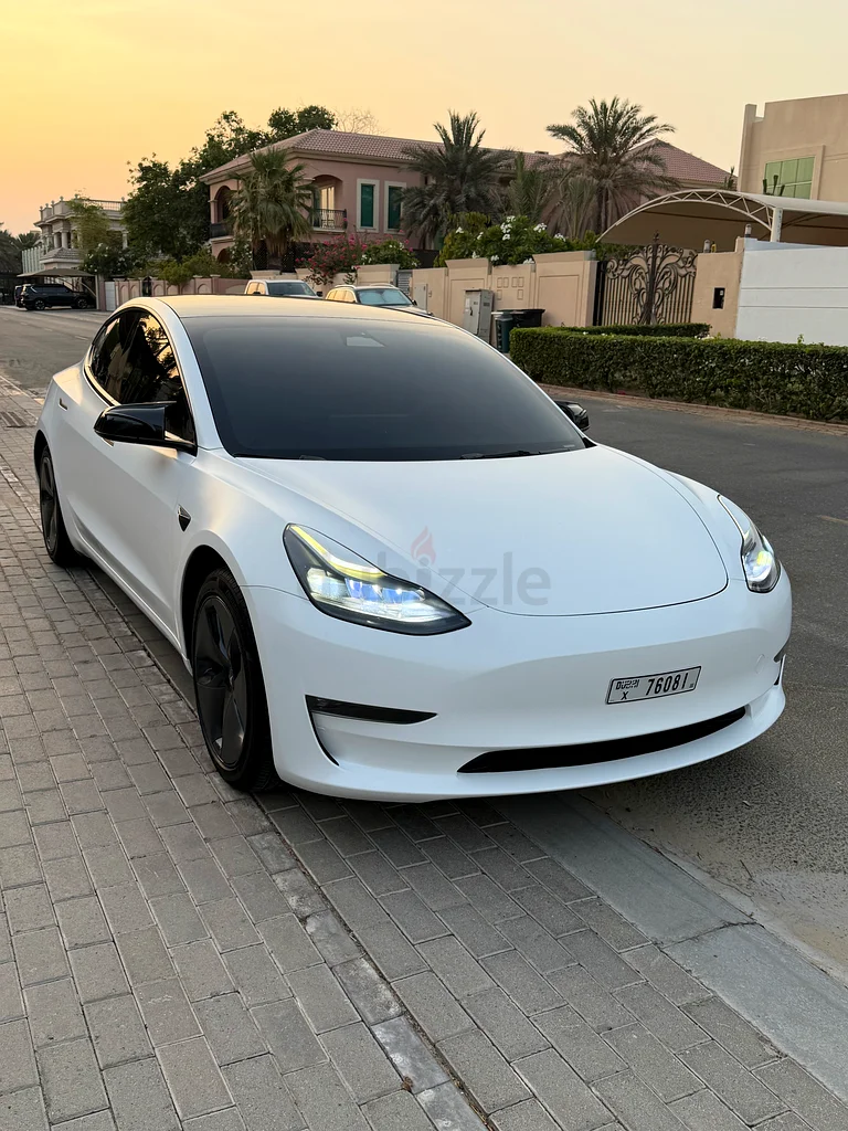 Tesla model 3 carbon63612059175298111