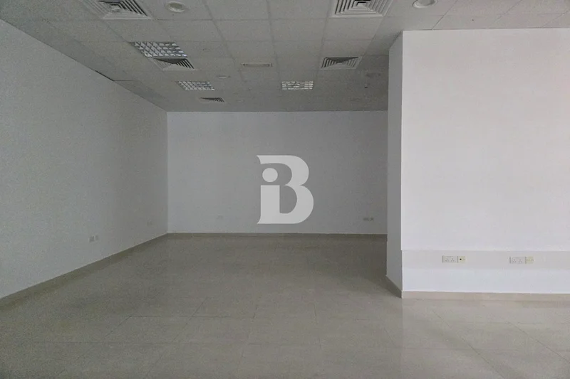 موقع متميز | داخل المبنى | بالقرب من المترو63827376785025114