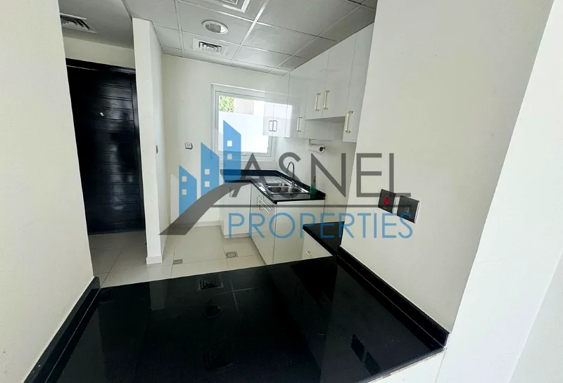 Spacious 3BR | Unfurnished | Prime Corner Unit63740962545794113