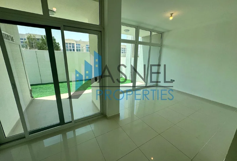 Spacious 3BR | Unfurnished | Prime Corner Unit63740962545794112