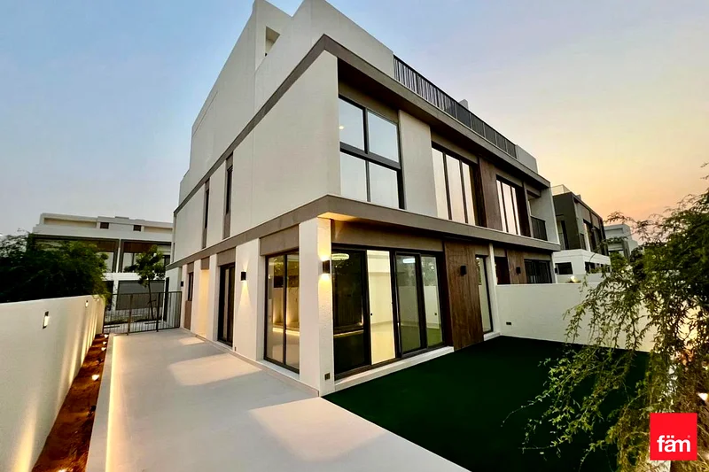 Single Row | All Landscapped | 4+Maid | Aura 263806547519873111