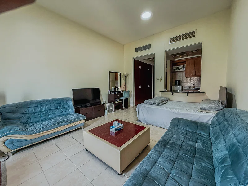 Sharing Studio apartment with a single roommate for rent (Male only | All bills inclusive)63797699652995111