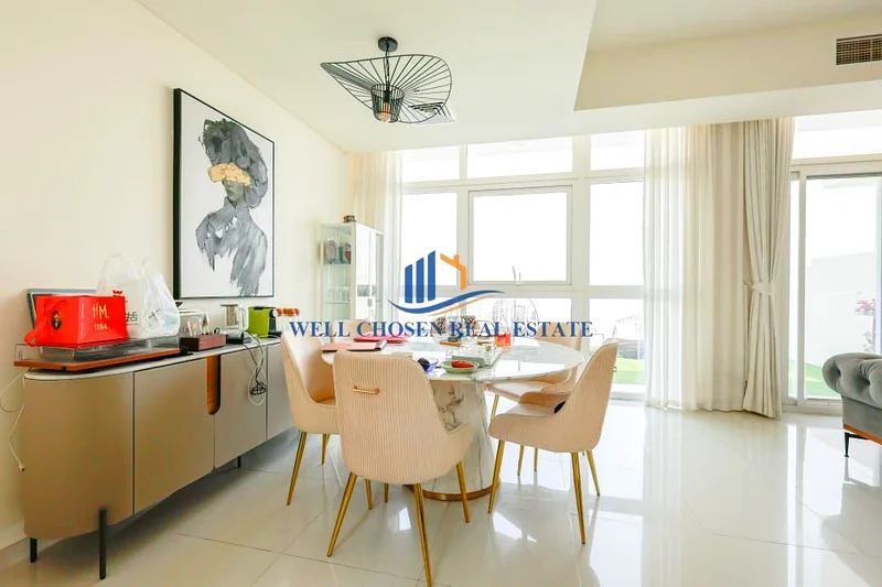 3BR+Maid | Corner Unit | Single Row64003482135555114