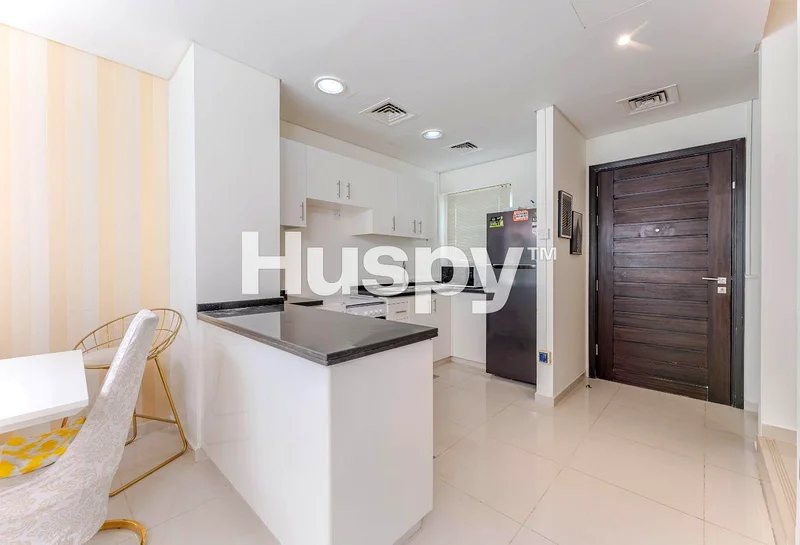 Upgraded | Fully Furnished | Vacant Now63748000082561113
