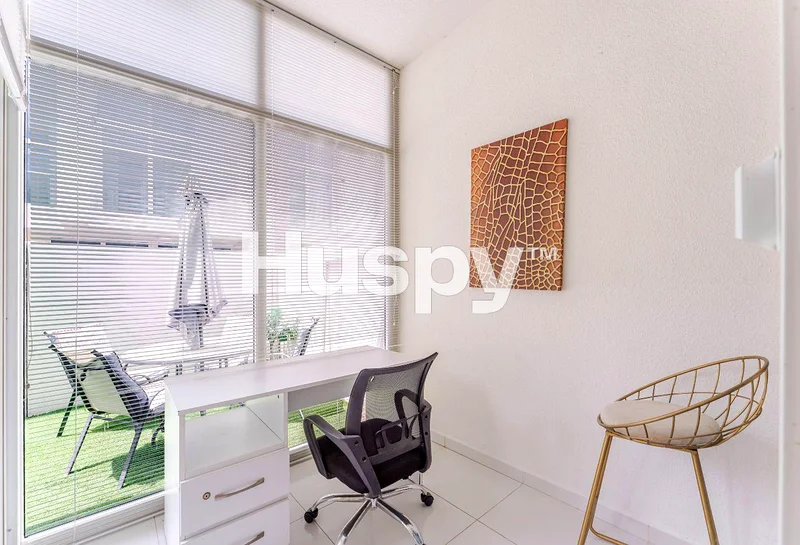 Upgraded | Fully Furnished | Vacant Now63748000082561114